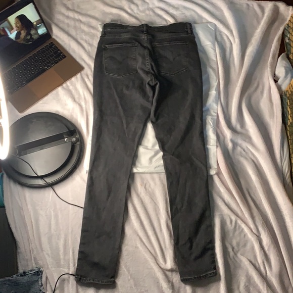 Levi’s - Picture 2 of 3